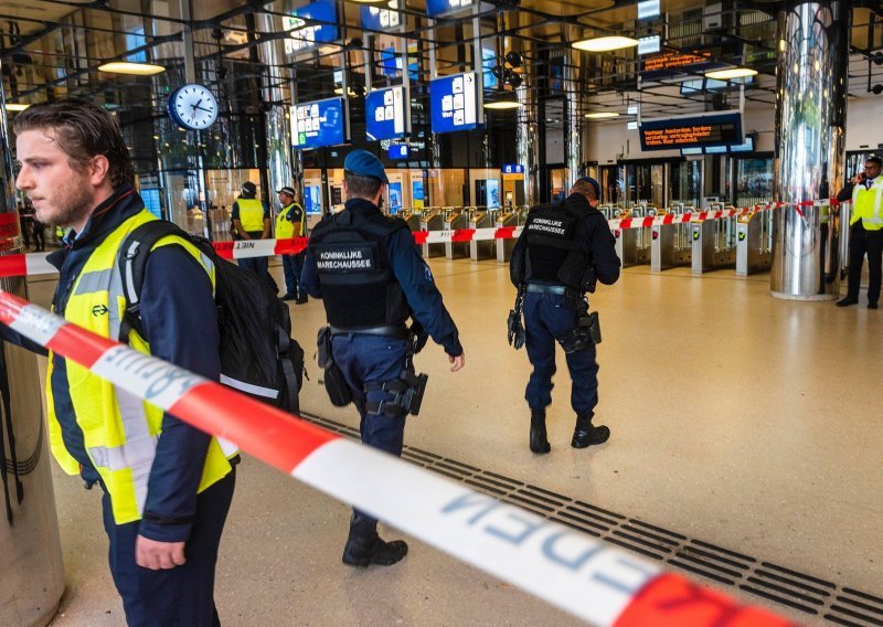 U Amsterdamu teroristički napad, izbodeno dvoje Amerikanaca