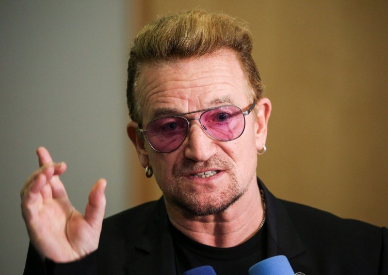 Prekinuli koncert: Bono Vox usred nastupa ostao bez glasa
