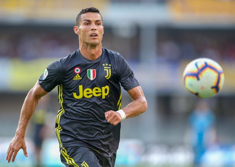 Svi se sprdaju s 'izgubljenim' Ronaldom; Portugalac je najlošiji napadač u Europi