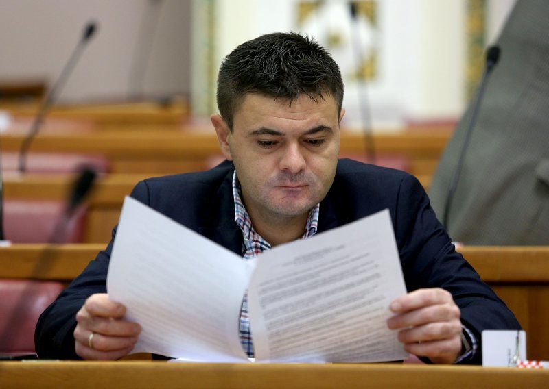 Nova bura u SDP-u: Nekić podnio ostavku zbog pritiska iz vrha stranke