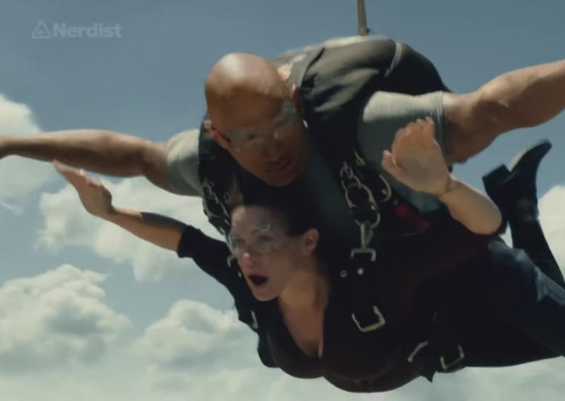 Dwayne Johnson pada li, pada... u svim filmovima. Pogledajte