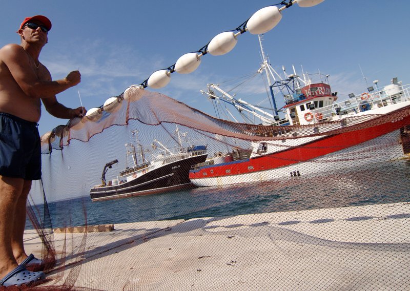 Bruxelles plaća hrvatskim ribarima za napuštanje posla