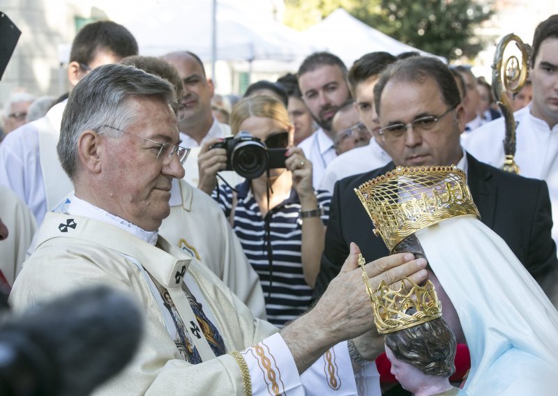 Nadbiskup Barišić: Društvo prihvaća ženu, ali ne i majku!