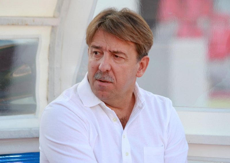 Zoran Vulić preuzeo klupu Hajduka i u klub doveo zanimljive suradnike