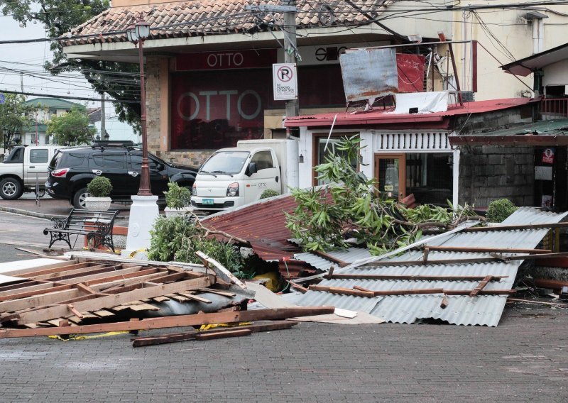 Supertajfun Mangkut stigao do Hong Konga, na Filipinima poginulo najmanje 100 osoba