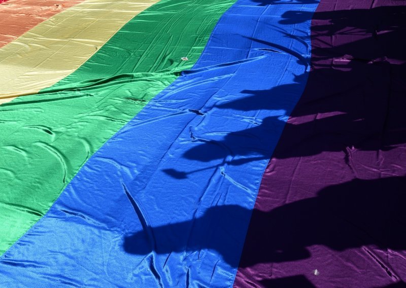 U Rumunjskoj 6. i 7. listopada referendum o zabrani homoseksualnih brakova