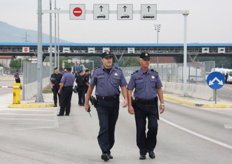 Bosnia wants to amend agreement on border crossings with Croatia