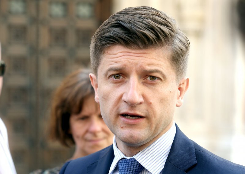 Marić: PDV na meso, ribu, voće, povrće i pelene od 01. siječnja 2019. spušta se s 25 na 13 posto