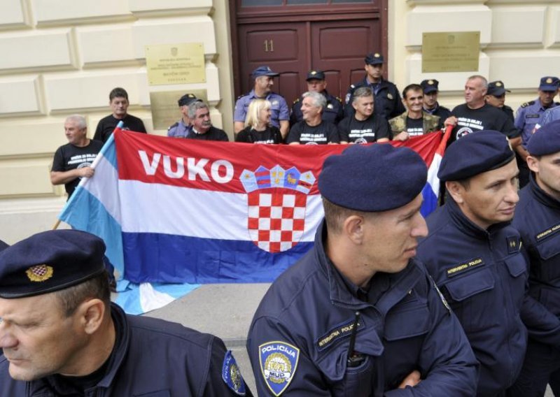 Situation in Vukovar becoming 'cataclysmic', protest leader says
