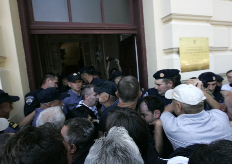 Vukovarski sud odbio istražni zatvor za trojicu prosvjednika