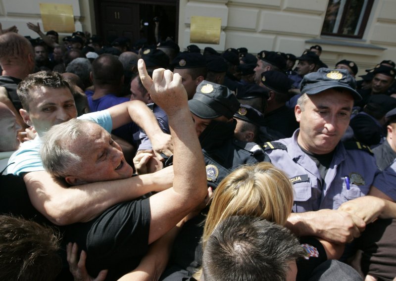 Veterans' affairs minister calls on Vukovar residents to defuse situation