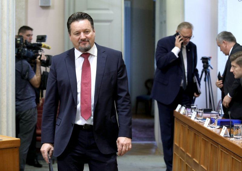 Narod odlučuje prijavio Kušćevića za sukob interesa