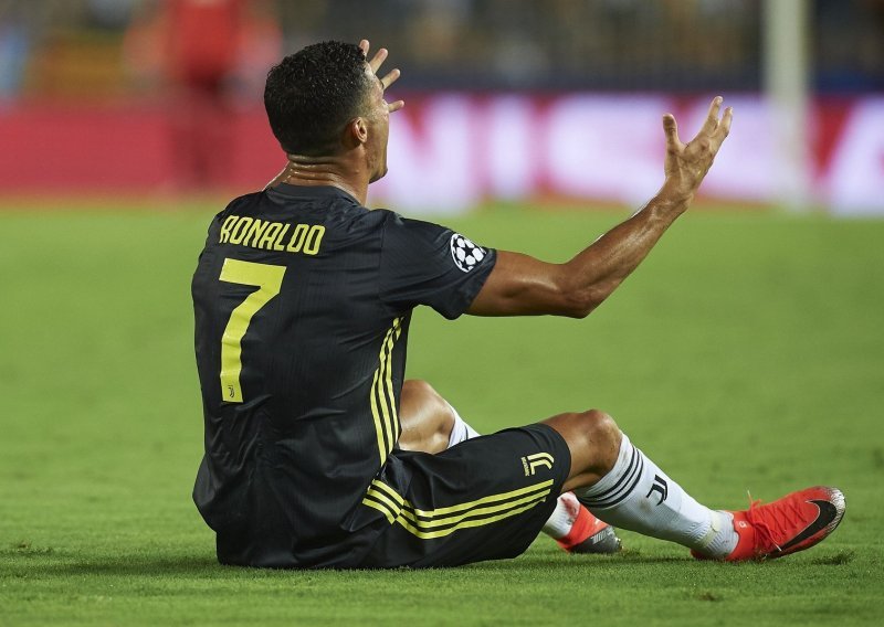 Otkriveno što je Ronaldo na rubu suza vikao sucu nakon što ga je isključio
