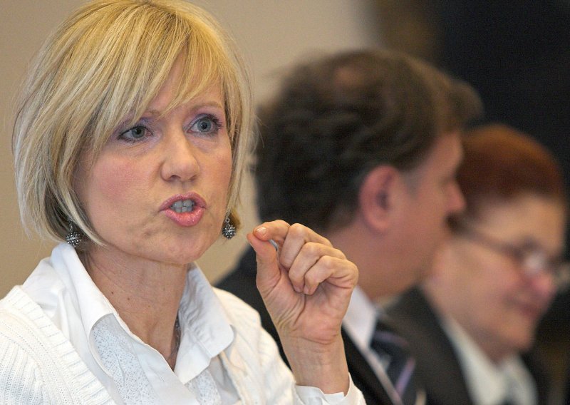 Ingrid Antičević Marinović 'Na vrućem stolcu'