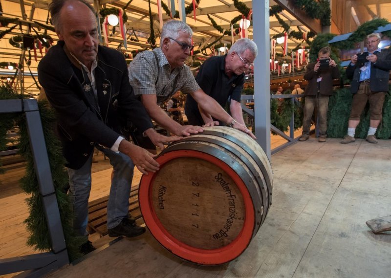 Nijemci godišnje u prosjeku popiju 131 litru alkohola ili bačvu punu pića