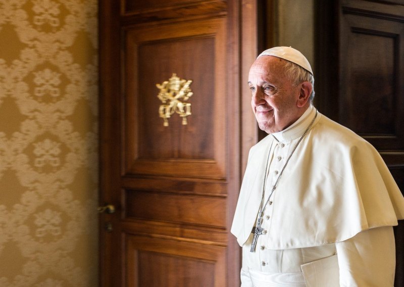 Papa upozorio da društvo treba budno motriti svaki nagovještaj antisemitizma