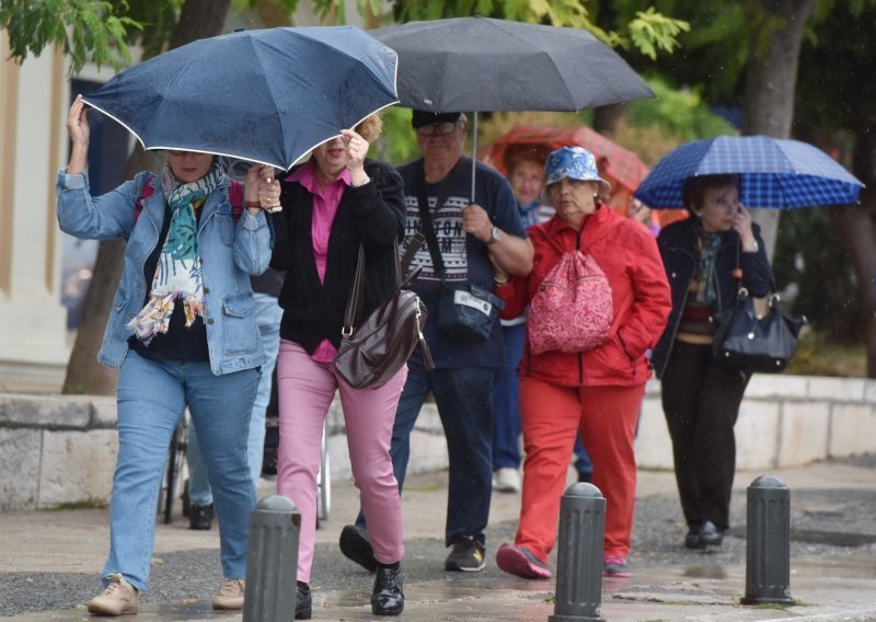 Planirate li na izlet ili u šetnju ponesite kišobrane i kabanice