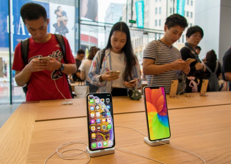 Drski prevaranti s lažnim iPhoneima oštetili Apple za gotovo milijun dolara