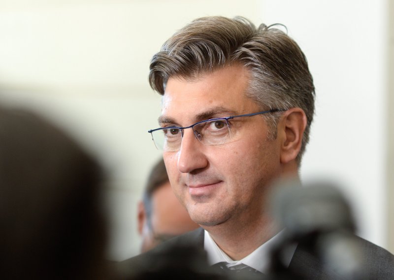 Plenković: Gospodin Brkić je gospodin Brkić, a Blaž Curić je Blaž Curić