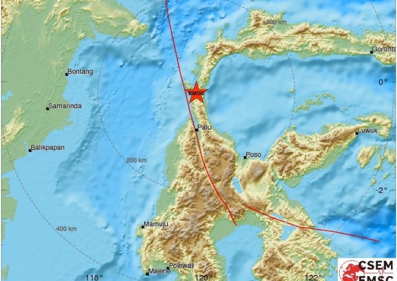 Upozorenja za tsunami nakon snažnog potresa: 'Udaljite se od obale!'