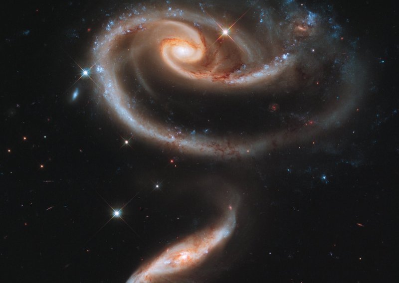 Ove predivne slike svemira snimljene su zahvaljujući Hubbleu i Chandri