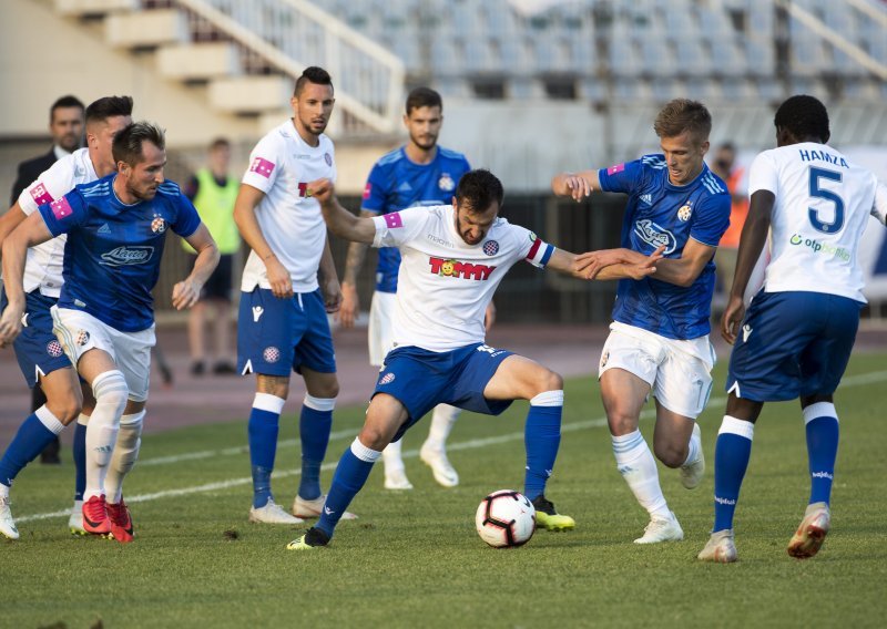 Sudar Hajduka i Dinama na Poljudu završio na najnepopularniji način; derbi obilježili nervoza i prekidi