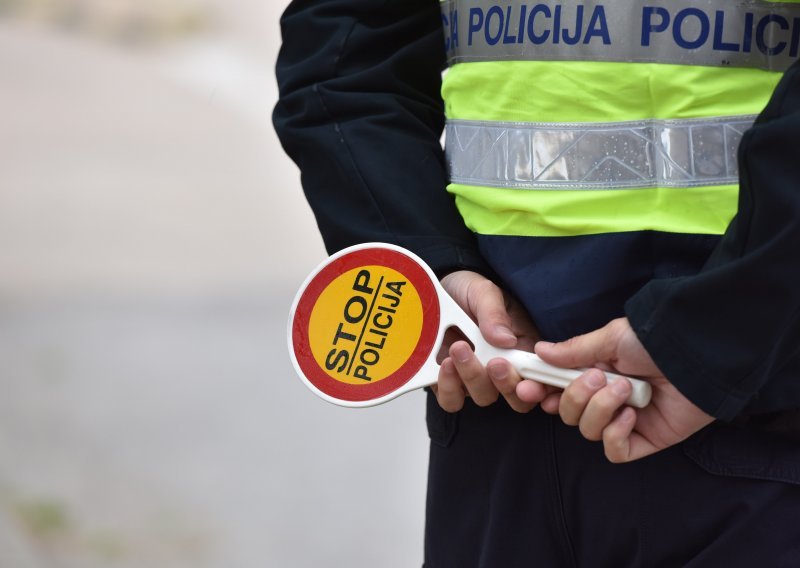 Hrvatska policija kaznila vozača Vlade Srbije zbog vožnje pretjecajnim trakom