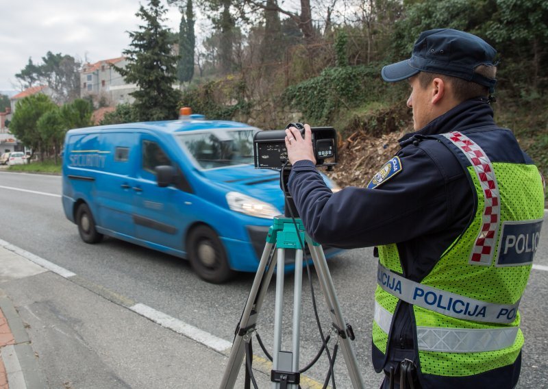 Policija nabavlja za 39,4 milijuna kuna fiksne i mobilne radare. Evo gdje će fiksni biti postavljeni