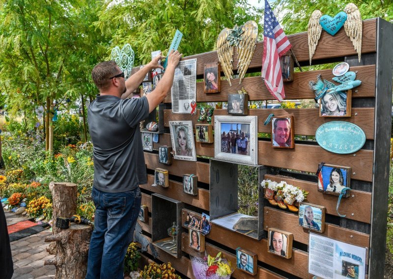 Godinu kasnije, Las Vegas se sjeća 58 ubijenih u masovnoj pucnjavi