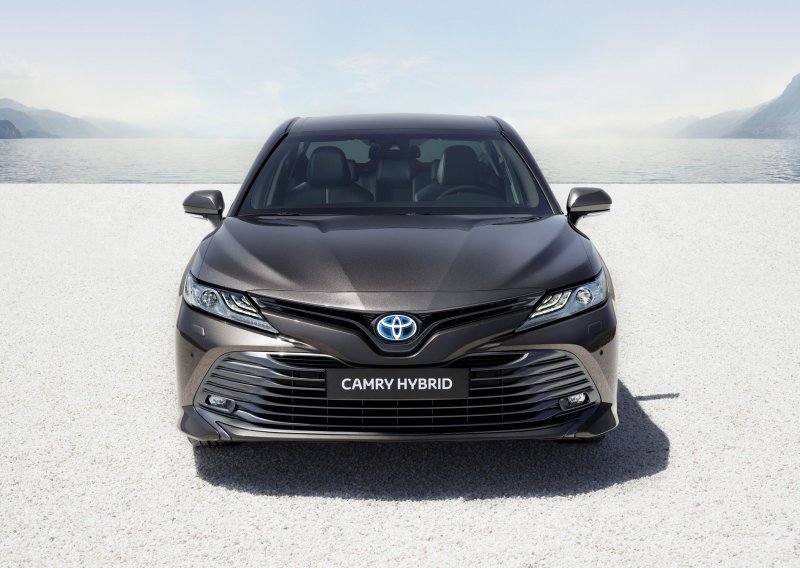 Nakon 14 godina u Europu se vratila Toyota Camry