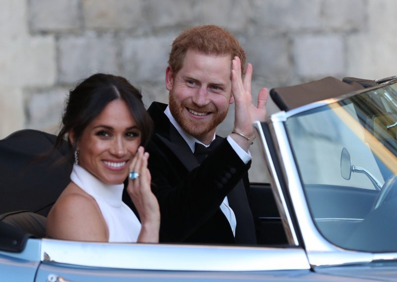 Zbog Meghan Markle princ Harry je okrenuo leđa svim prijateljima