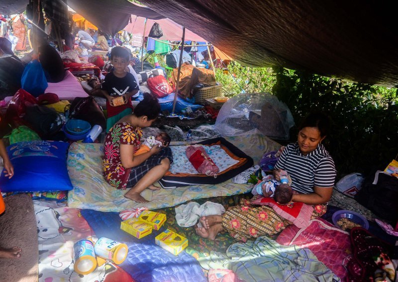 Utrka s vremenom u Indoneziji: Ugroženo 600.000 djece, pomoć stiže na kapaljku
