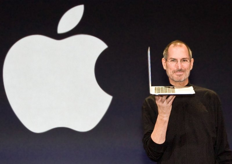 [FOTOPRIČA] Sedam godina bez Stevea Jobsa: Prisjetite se životnog puta najvećeg tehno revolucionara našeg doba