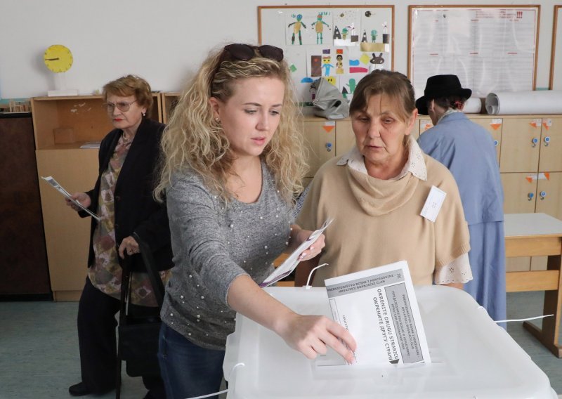 Zatvorena birališta u BiH: Do 15 sati glasalo 37 posto birača; odaziv je veći u Republici Srpskoj