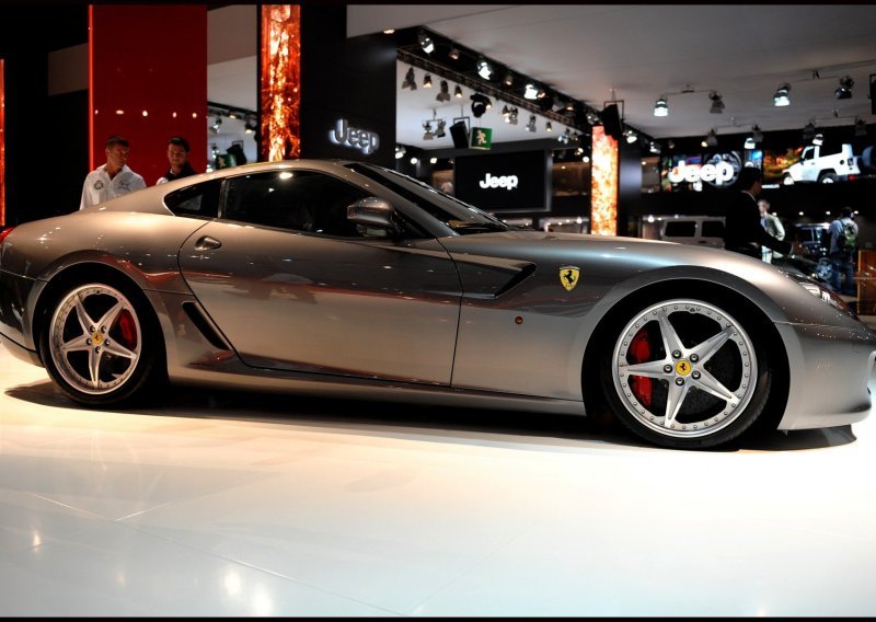 U Hrvatskoj lani prodano 60.000 novih automobila, častilo se Ferrarijima i Maseratijima, najprodavanija Škoda