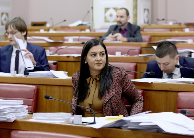 Ninčević Lesandrić najavila tužbe protiv onih koji tisućama žena u lice govore da lažu
