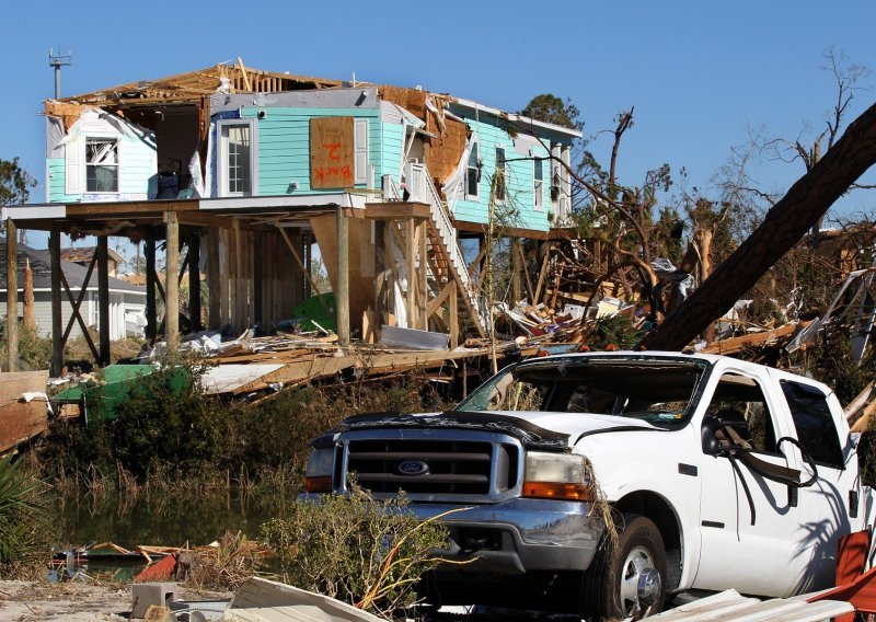 Raste broj poginulih u uraganu Michael, očekuje se još žrtava