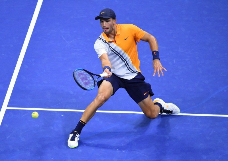 Borna Ćorić bez problema izborio plasman u 3. kolo ATP Masters 1000 turnira u Parizu