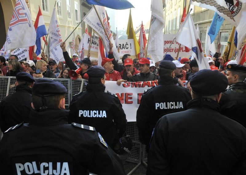 'Ako ne bude referenduma, imat će problema s nama!'