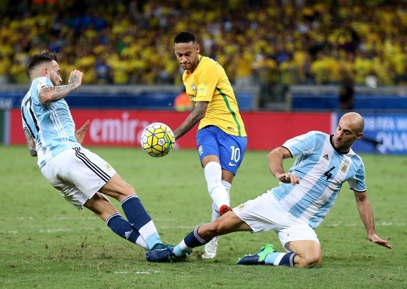 Argentina bez Messija pala tek u sudačkoj nadoknadi; za pobjedu Brazila zabio Miranda