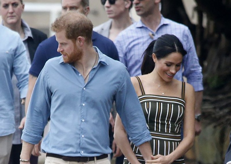 Stručnjaci otkrili zašto se Harry i Meghan neprestano drže za ruke