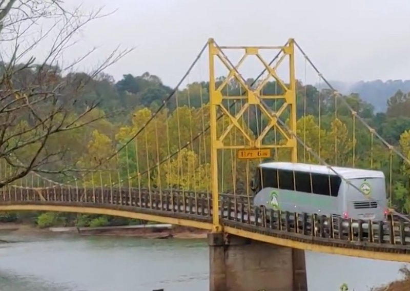 Autobus od 35 tona zanemario upozorenja o nosivosti, iskrivio most