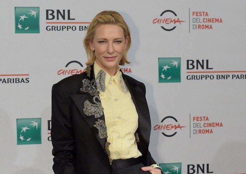 Vjerna klasici: Cate Blanchett pokazala kako nositi crno odijelo
