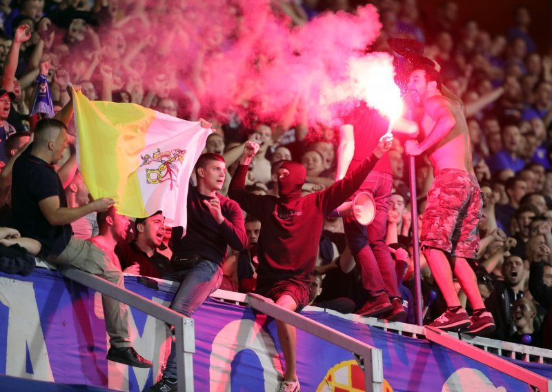 UEFA i dalje udara po Dinamu; na Maksimir stigla nova kazna zbog neodgovornih navijača