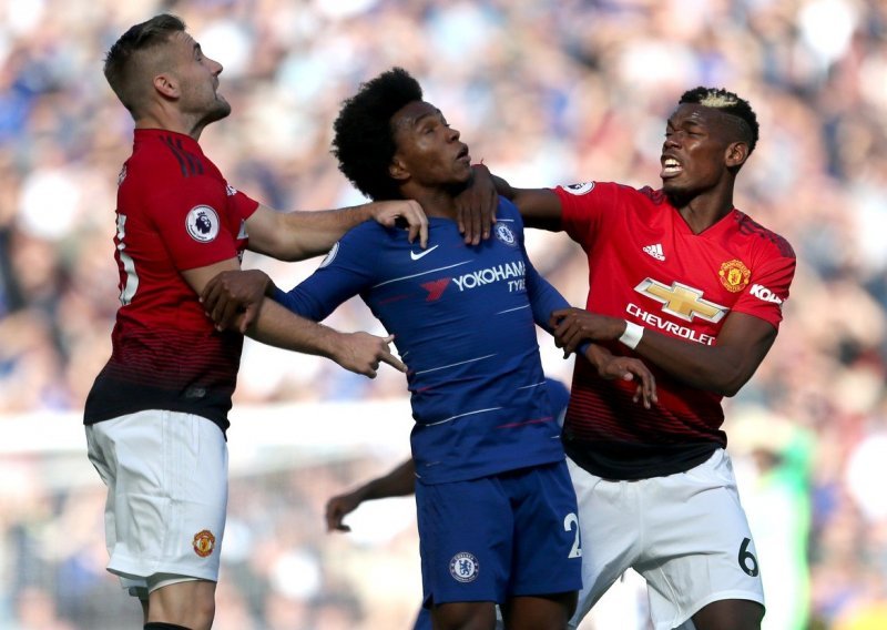 Chelsea protiv Manchester Uniteda izjednačio u 96. minuti, Mourinho se zamalo potukao