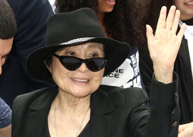 Yoko Ono oslikala zidove podzemne željeznice blizu čuvene zgrade Dakota