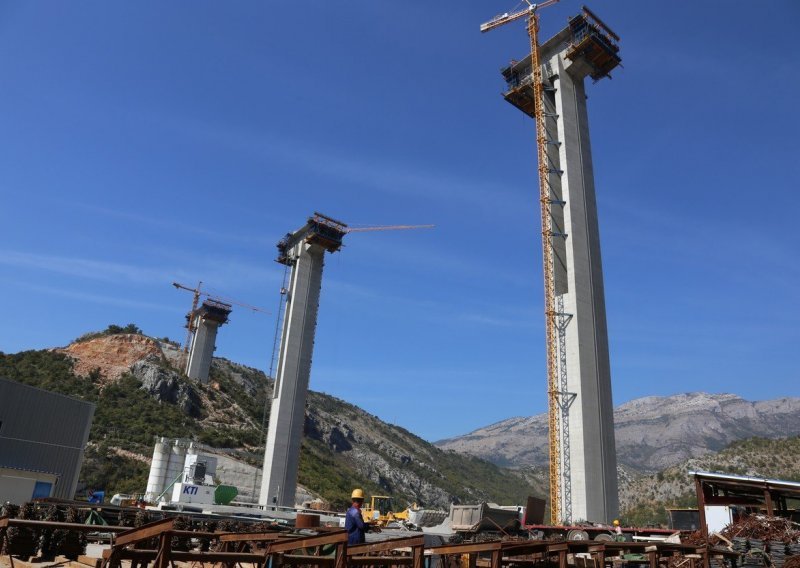 [VIDEO] Pogledajte kako Crnogorci i Kinezi spajaju najviši most u ovom dijelu Europe