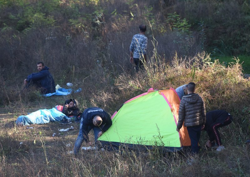Migrant iz skupine Alžiraca se utopio pri prelasku rijeke u Sloveniji