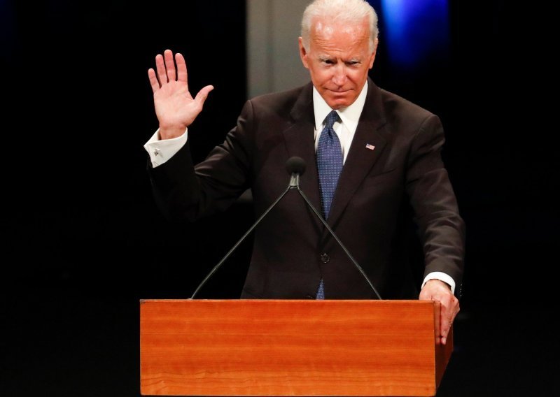 Biden pod salvom kritika demokrata, traže da odustane od predsjedničke utrke