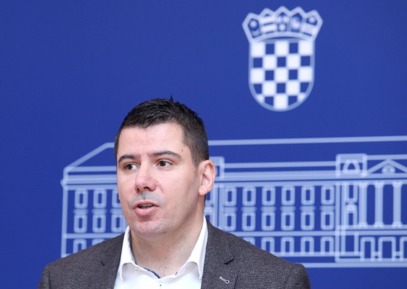 Grmoja: Bacam Plenkoviću rukavicu u lice i izazivam ga da raspiše izbore